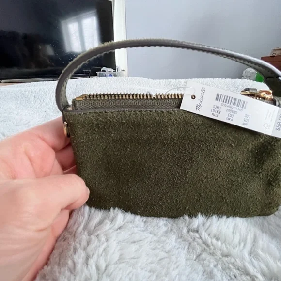 Madewell the Clip Strap Pouch in Suede - Picture 4 of 4